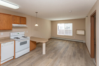 Parkway Gardens Senior Living 55 & Better in St. Paul, MN - Building Photo - Interior Photo