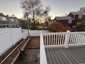 59-10 Cloverdale Blvd-Unit -1FL in Queens, NY - Building Photo - Building Photo