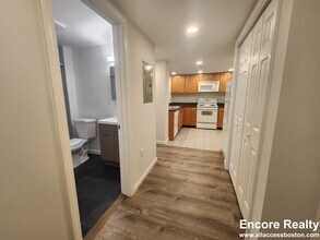 24 Queensberry St in Boston, MA - Foto de edificio - Building Photo