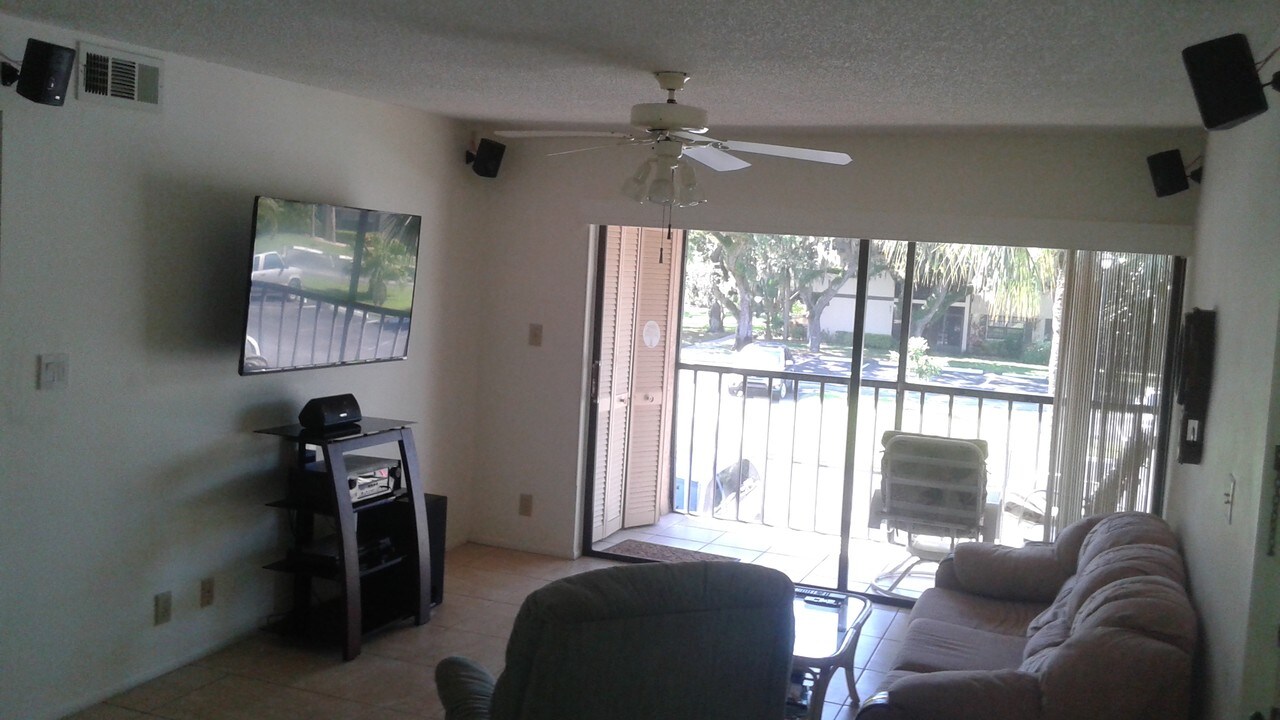 19505 Quesada Ave, Unit GG201 in Port Charlotte, FL - Building Photo
