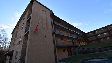 Ridgeview Apartments in St. Louis, MO - Foto de edificio - Building Photo