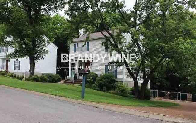 924 Ilawood Dr in Nashville, TN - Foto de edificio - Building Photo