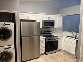 5477 Lake Margaret Dr in Orlando, FL - Building Photo - Building Photo