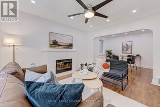 33 Ash Crescent in Toronto, ON - Building Photo - Building Photo