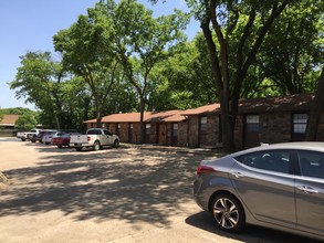 13th Street Apartments in Bartlesville, OK - Building Photo - Building Photo