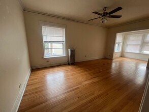 3348 W Sunnyside Ave in Chicago, IL - Building Photo - Building Photo