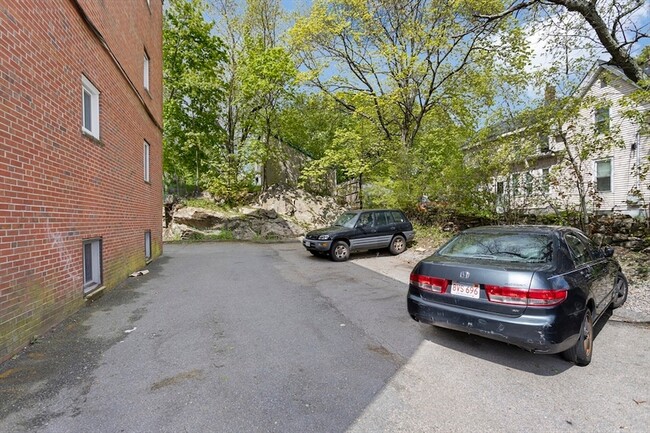 495 Huntington Ave, Unit 20 in Boston, MA - Foto de edificio - Building Photo