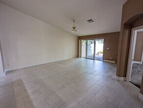 10216 Birch Bluff Ln in Las Vegas, NV - Building Photo - Building Photo