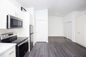 5505 Colfax Ave in North Hollywood, CA - Building Photo - Building Photo