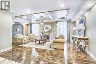 1 Maison Parc Ct in Toronto, ON - Building Photo - Building Photo