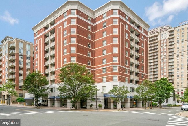 property at 880 N Pollard St