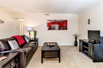 Aspire Fillmore in Colorado Springs, CO - Building Photo - Building Photo