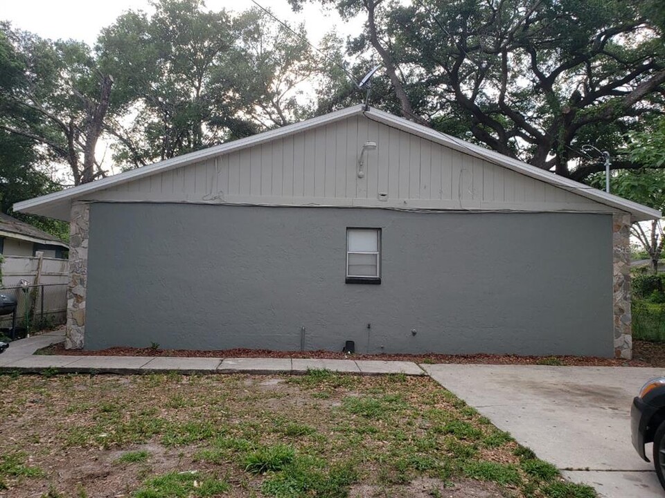 8206 N Elmer St in Tampa, FL - Building Photo