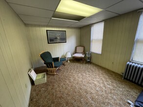409 Larimer Ave in Turtle Creek, PA - Foto de edificio - Building Photo