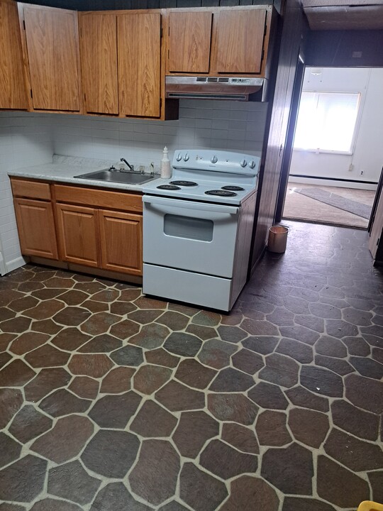 261 3rd St in Troy, NY - Building Photo