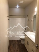 615 N 1st St, Unit Duplex C in Selah, WA - Building Photo - Building Photo