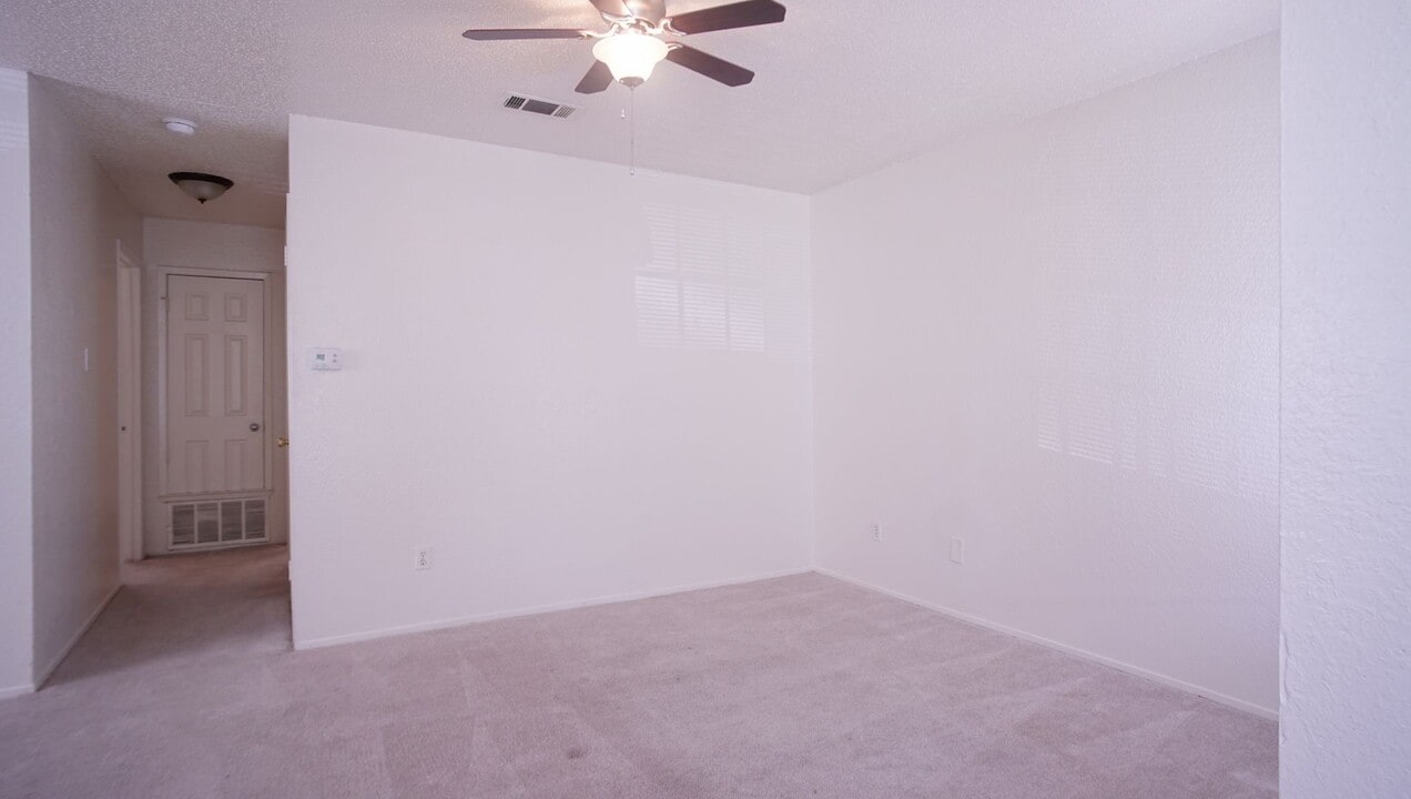 7404 Vintage Hills Dr in Austin, TX - Building Photo