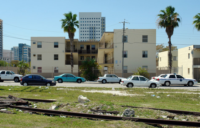 Arena Garden Apartments in Miami, FL - Building Photo - Building Photo