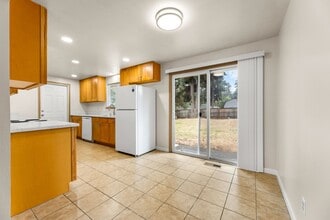 9814 Lawndale Ave SW in Lakewood, WA - Building Photo - Building Photo