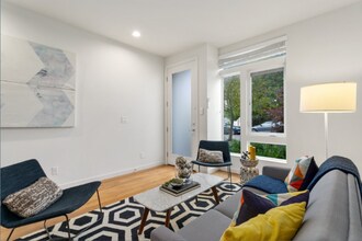 8366 12th Ave NW in Seattle, WA - Building Photo - Building Photo