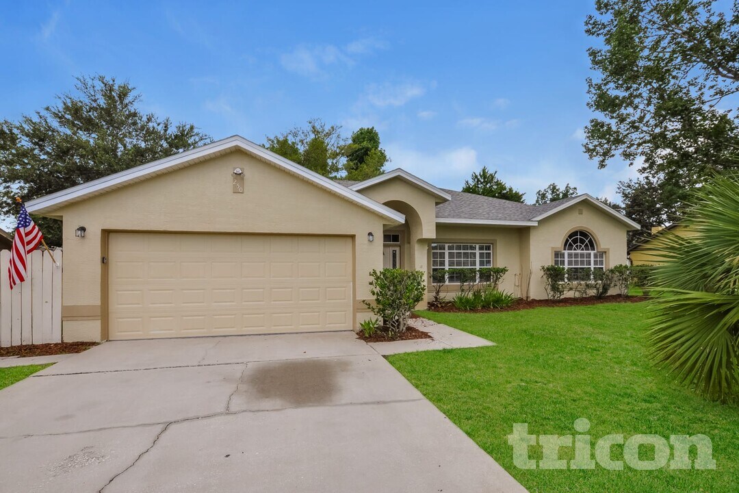 250 Parkview Dr in Palm Coast, FL - Building Photo