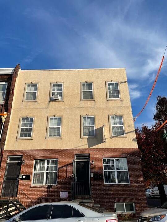 2015 N 16th St, Unit 1 in Philadelphia, PA - Building Photo