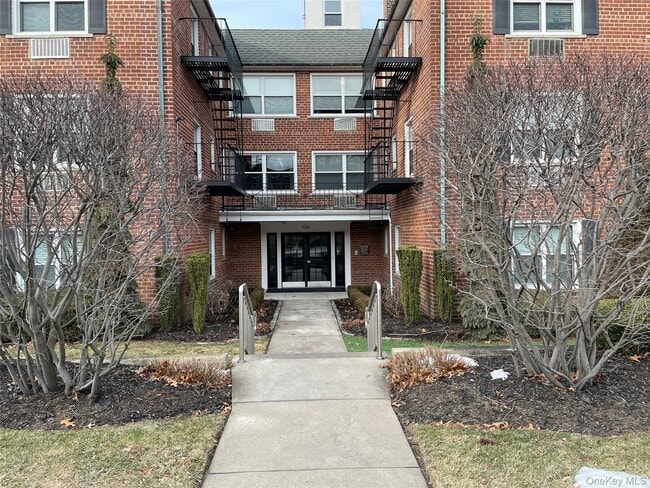 property at 124 S Park Ave