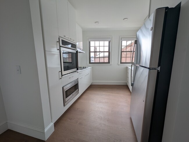 19 Arrow St, Unit 5-9 in Cambridge, MA - Building Photo - Building Photo