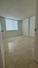 919 Hillcrest Dr, Unit 201 in Hollywood, FL - Foto de edificio - Building Photo