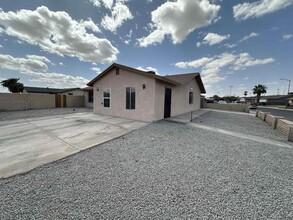 1765 W 28th Ln in Yuma, AZ - Building Photo - Building Photo