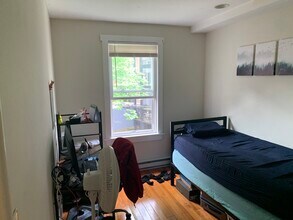 96 Hammond St, Unit 2 in Boston, MA - Foto de edificio - Building Photo