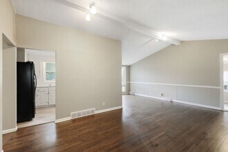 7510 Manchester Ave in Kansas City, MO - Building Photo - Building Photo