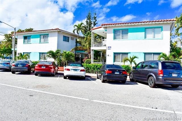 7300 Byron Ave-Unit -14A in Miami, FL - Building Photo