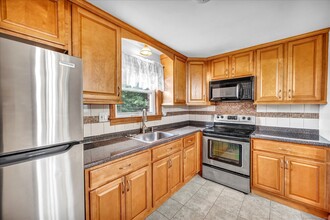 26 Colonial Dr in Rocky Hill, CT - Building Photo - Building Photo