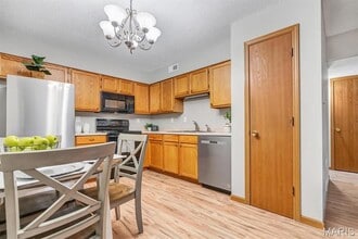 9608 Bent Pine Dr in St. Louis, MO - Building Photo - Building Photo