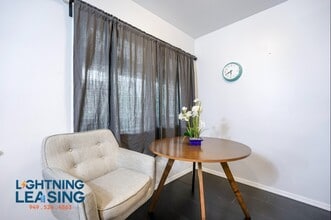 240 3rd Ave in Los Angeles, CA - Building Photo - Building Photo