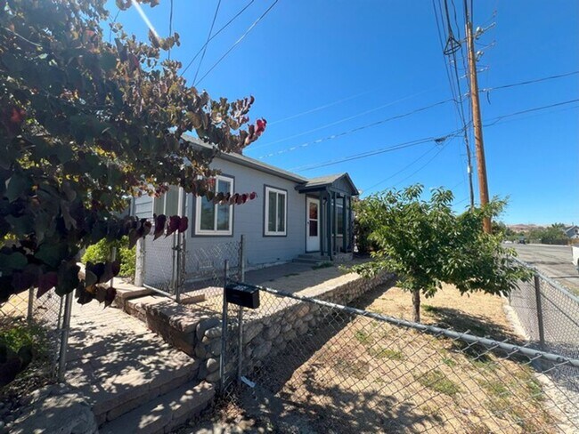 619 18th St in Sparks, NV - Building Photo - Building Photo