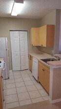 10330 Fox Trail Rd S in Royal Palm Beach, FL - Foto de edificio - Building Photo