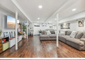 548 Parker St, Unit 1 in Newark, NJ - Building Photo