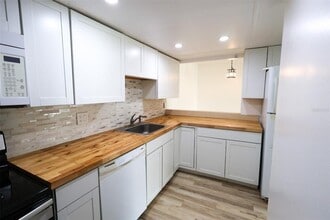 2913 Lichen Ln in Clearwater, FL - Building Photo - Building Photo