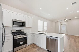 3905 Nasworthy Dr in Farmersville, TX - Foto de edificio - Building Photo