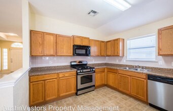 125 Rosemary Cove in Georgetown, TX - Building Photo - Building Photo