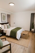 5290 E Warren Ave in Denver, CO - Building Photo - Building Photo