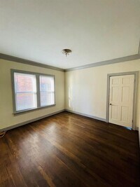 2404 Wentworth St photo'