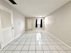 511 W Kalmia Dr in West Palm Beach, FL - Building Photo - Building Photo