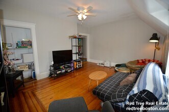 8 Trafford St, Unit 2 in Quincy, MA - Building Photo - Building Photo