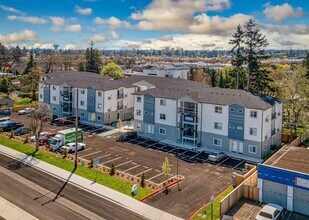 Lake Grove Apartments! in Lakewood, WA - Building Photo - Building Photo