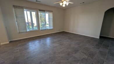 468 W Melinda Ave in Porterville, CA - Building Photo - Building Photo