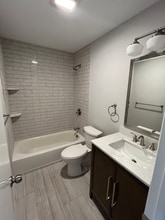 136 Miranda Ct in Brick, NJ - Foto de edificio - Building Photo