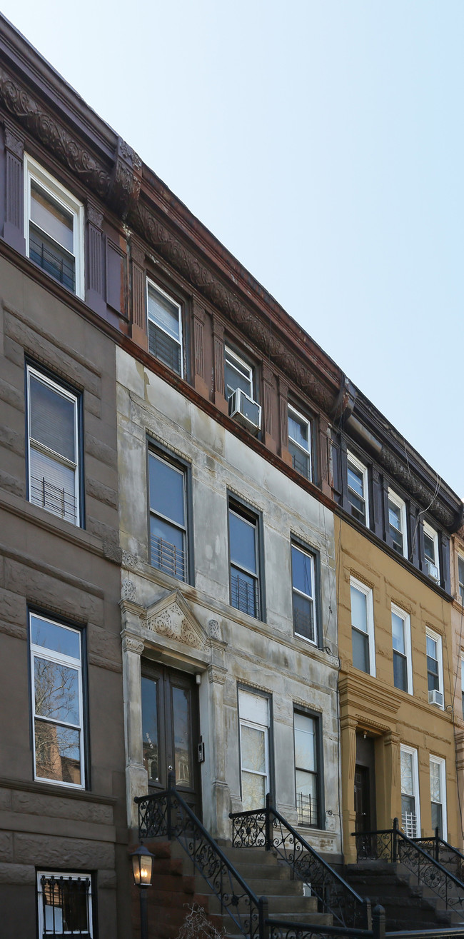 526 Putnam Ave in Brooklyn, NY - Building Photo - Building Photo